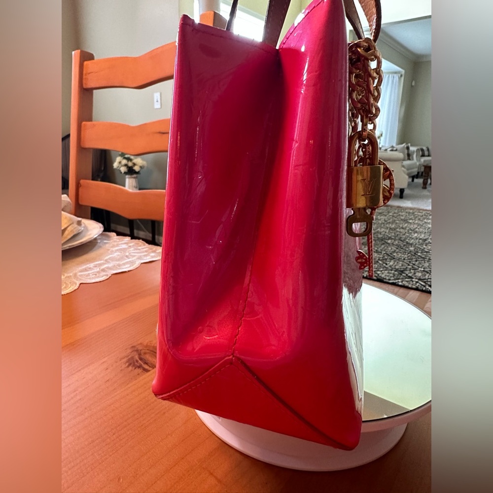 Luis Vuitton (posh auth.) Vernis leather HOT PINK mini tote bag! PRISTINE! - Picture 5 of 16